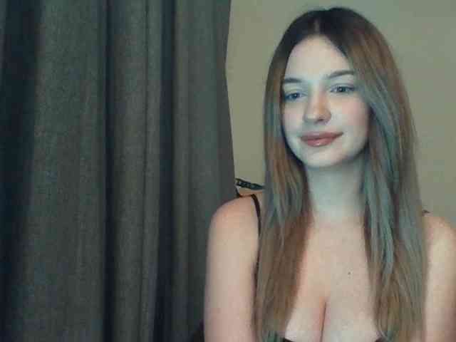 Model: EvelineTop