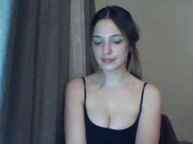 Model: EvelineTop
