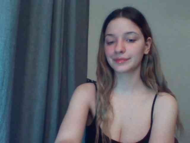 Model: EvelineTop