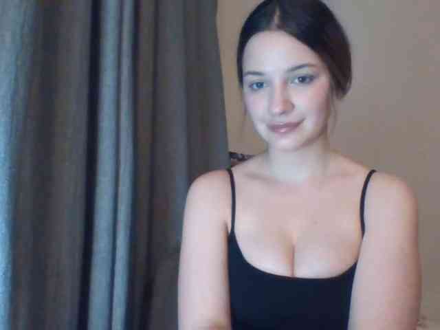 Model: EvelineTop