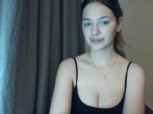 Model: EvelineTop