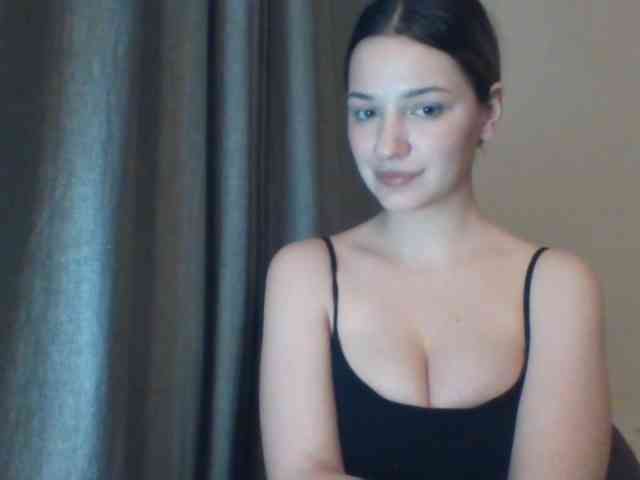 Model: EvelineTop