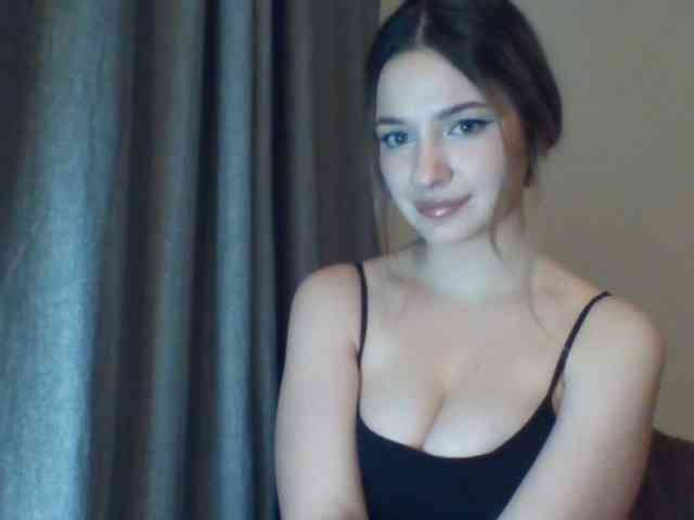 Model: EvelineTop