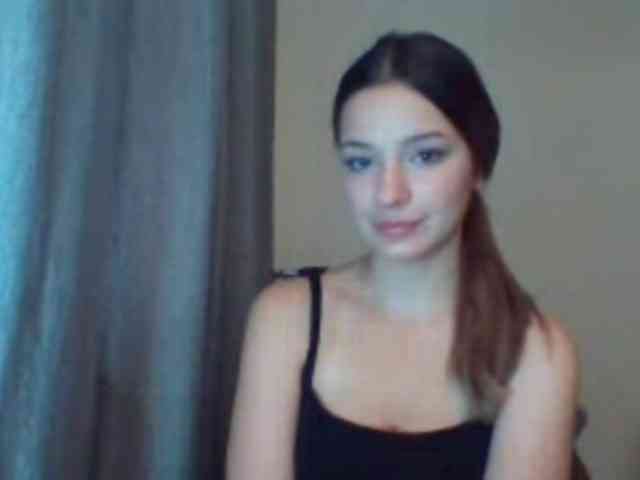 Model: EvelineTop