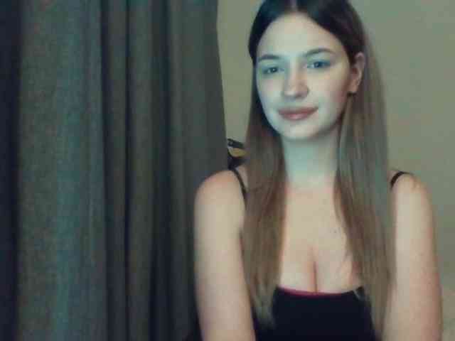 Model: EvelineTop
