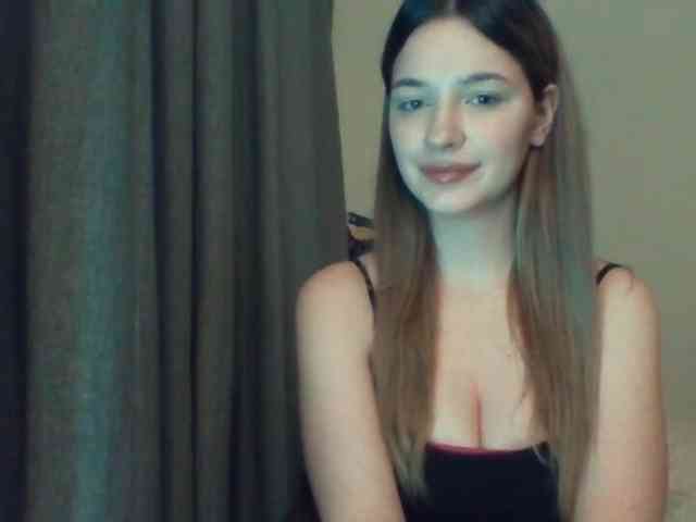 Model: EvelineTop
