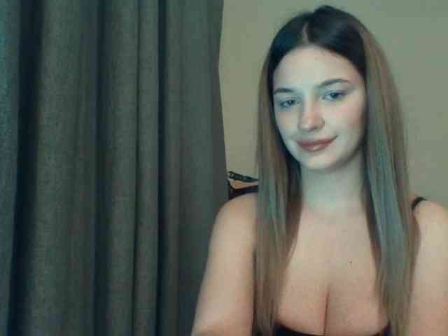 Model: EvelineTop