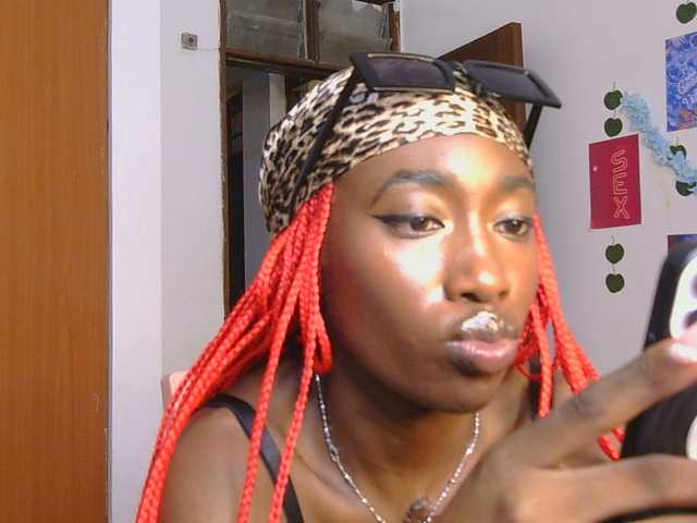 LeylieCandy Live Cam and Statistics on UnifiedCams