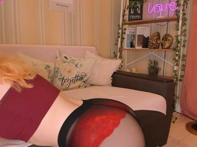 LilithVermillion live cam