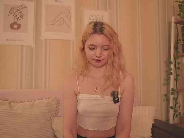 LilithVermillion webcam