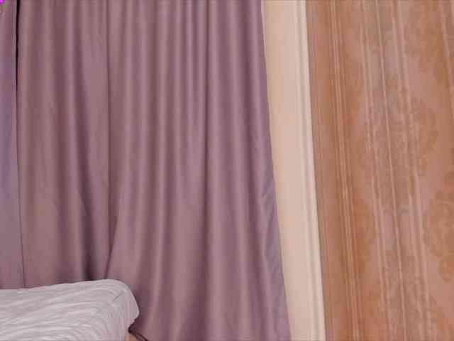 モデル: LilithVermillion