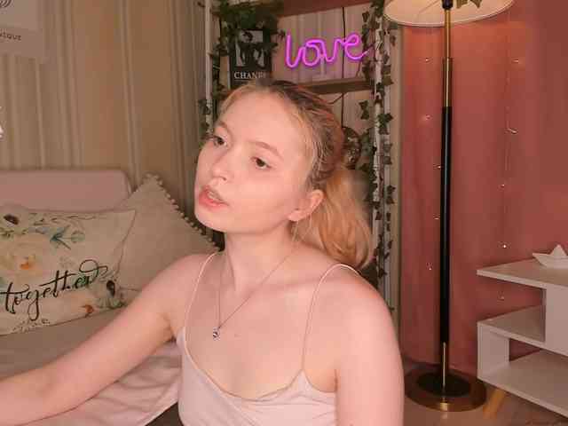LilithVermillion webcam