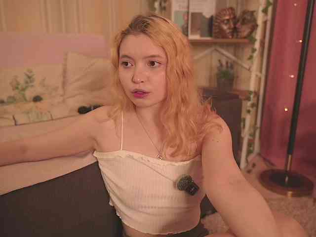 LilithVermillion webcam