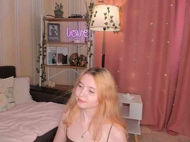 LilithVermillion webcam