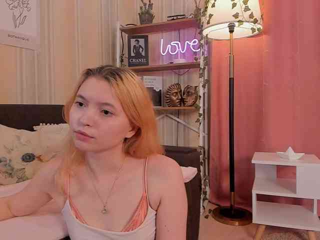 LilithVermillion webcam
