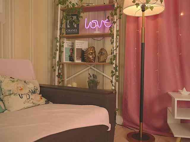 LilithVermillion webcam