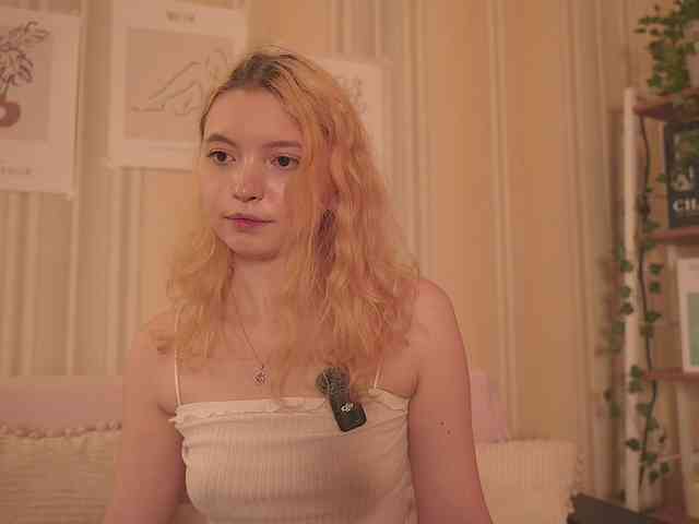 LilithVermillion webcam