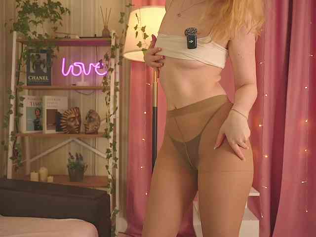 LilithVermillion webcam