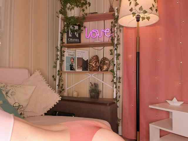 LilithVermillion webcam