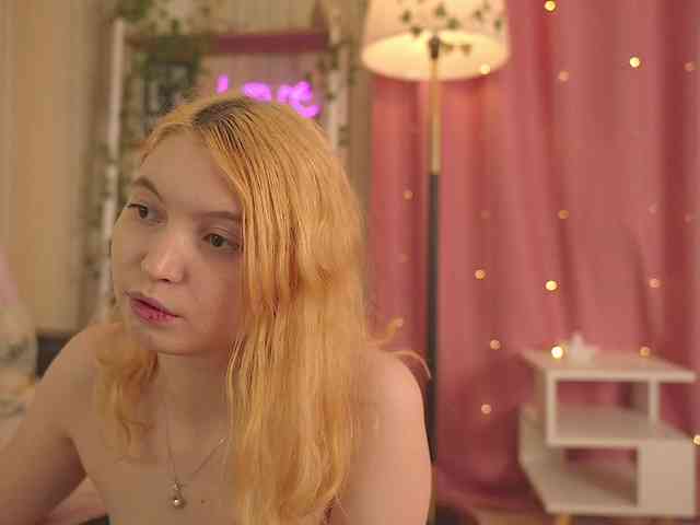 LilithVermillion webcam