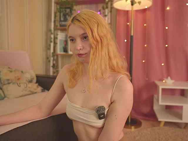 LilithVermillion webcam