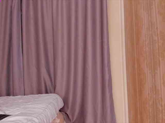 モデル: LilithVermillion