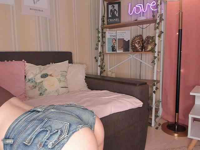 LilithVermillion webcam