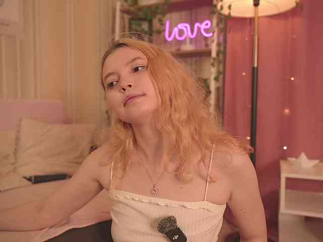 LilithVermillion webcam