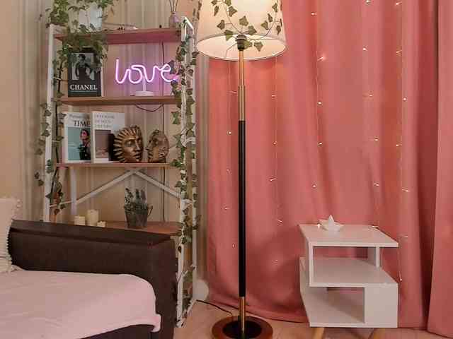 LilithVermillion webcam