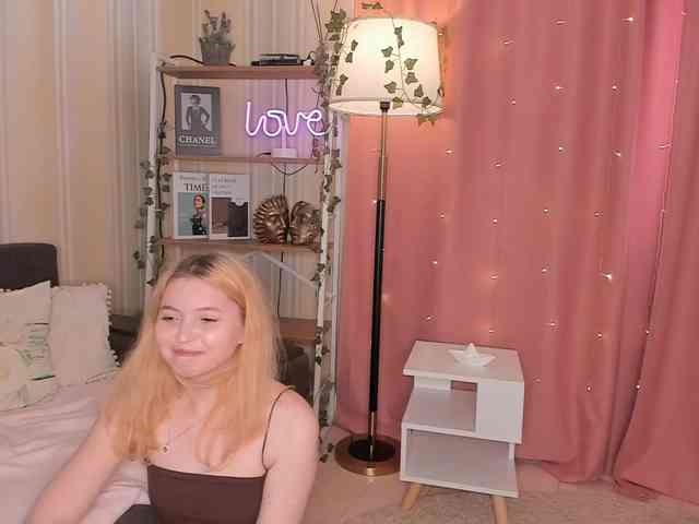 LilithVermillion webcam