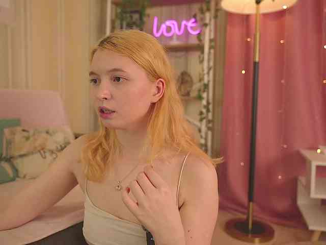 LilithVermillion webcam