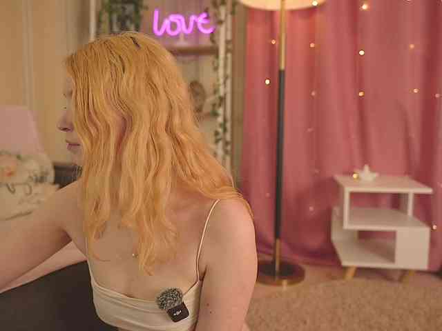 LilithVermillion webcam