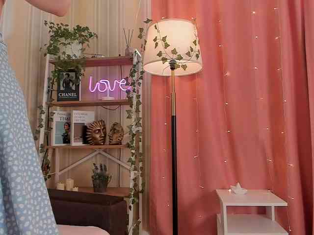 LilithVermillion webcam