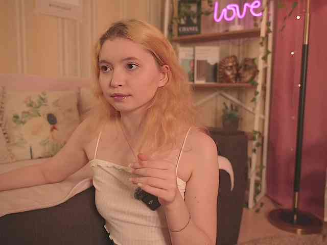 LilithVermillion webcam