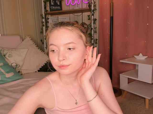 LilithVermillion webcam