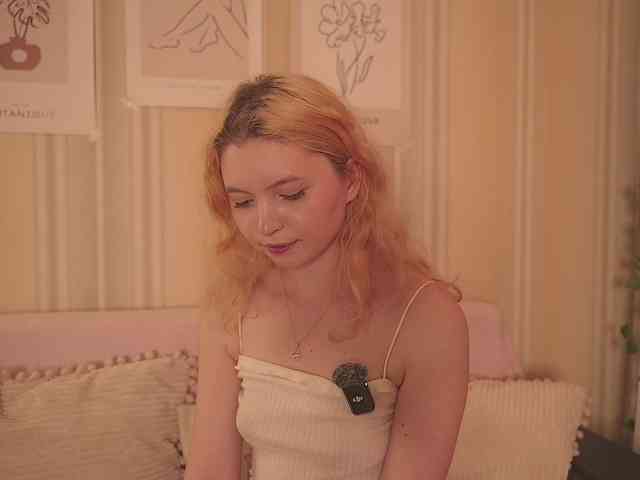 LilithVermillion webcam