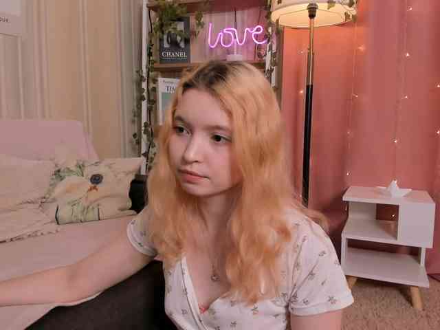 LilithVermillion webcam