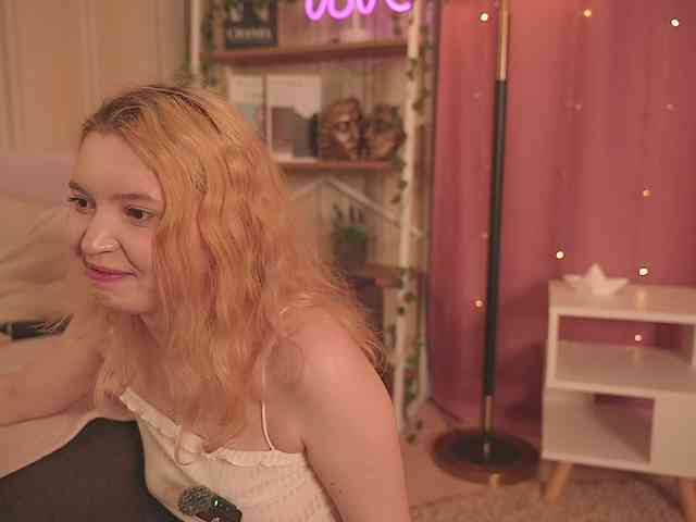 LilithVermillion webcam