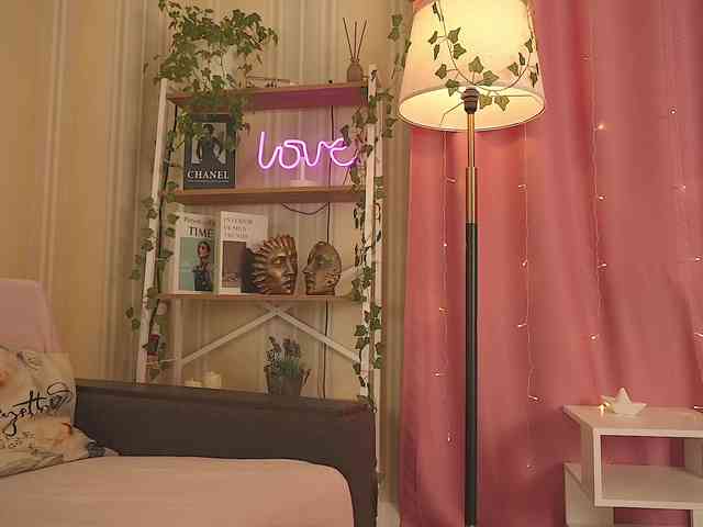 LilithVermillion webcam