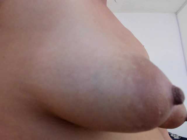 Ariel-wish live cam on BongaCams