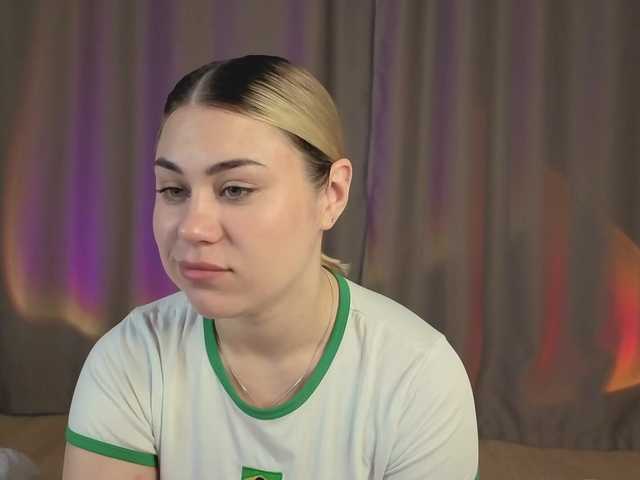 mirabellashake1 live cam on BongaCams