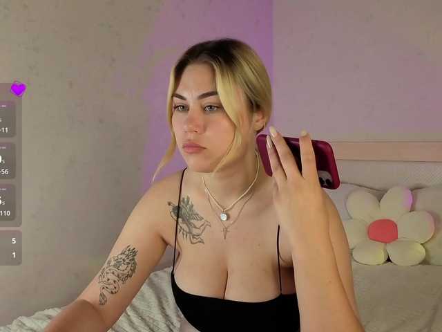 mirabellashake1 live cam on BongaCams