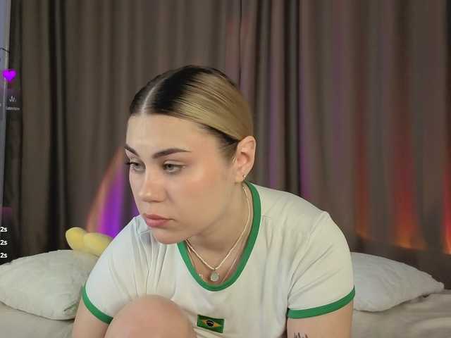 mirabellashake1 live cam on BongaCams