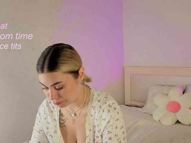 mirabellashake1 webcam