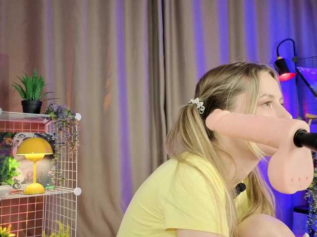 mirabelladoll1's BongaCams show and profile