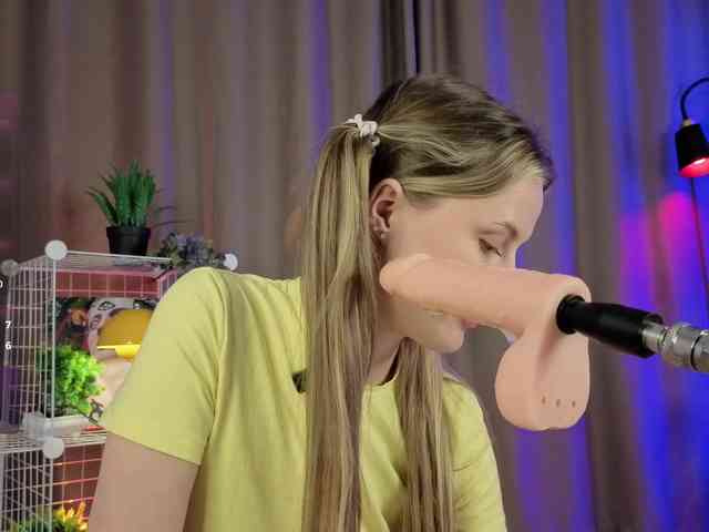 mirabelladoll1 webcam