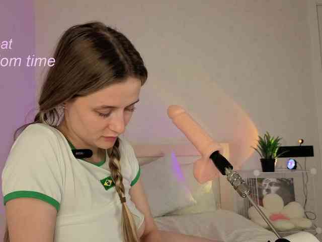 mirabelladoll1 webcam