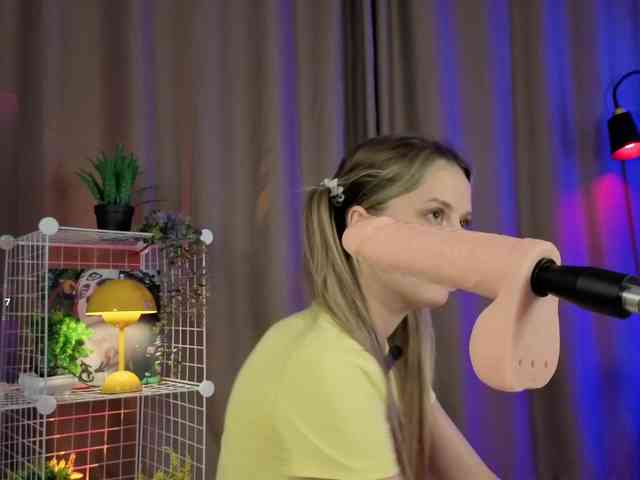 mirabelladoll1 webcam