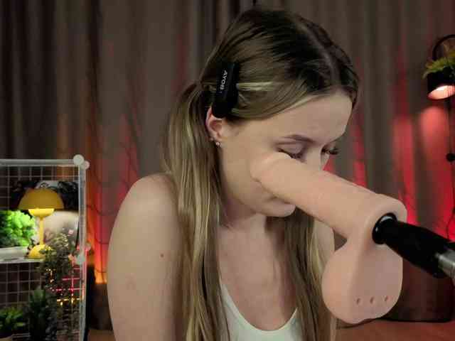 mirabelladoll1 webcam