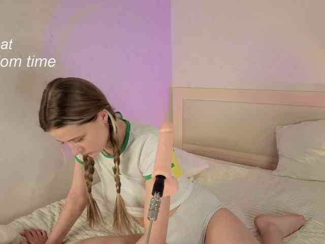mirabelladoll1 webcam